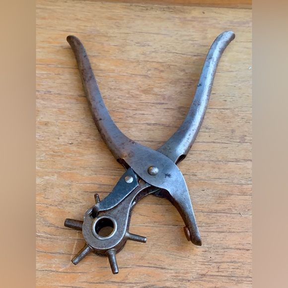 Vintage Sargent & Co. Solid Metal Rotating 6 Size Leather Hole Punching Tool - Picture 10 of 13